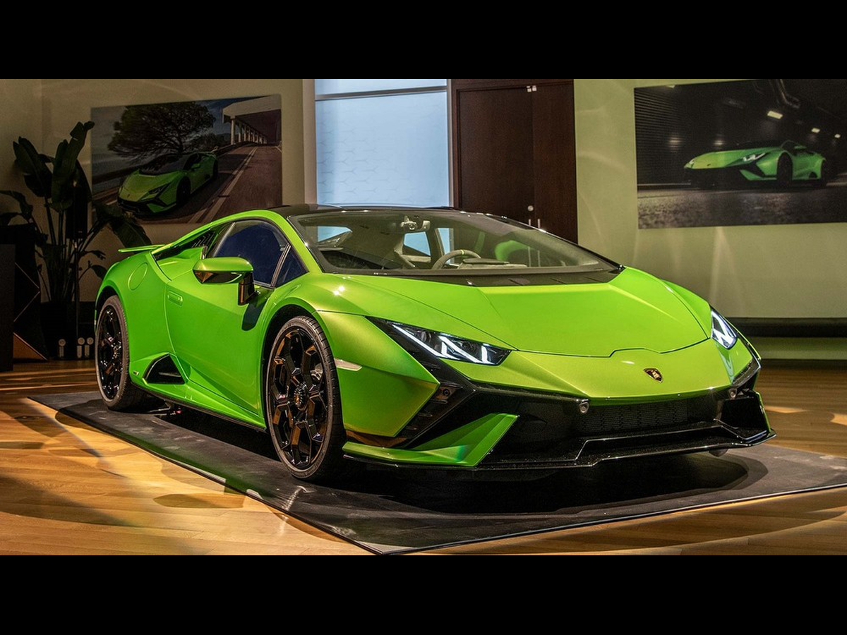 Cận cảnh 'SIÊU BÒ' Lamborghini Huracan Tecnica giá 19 tỷ đồng tại Việt Nam