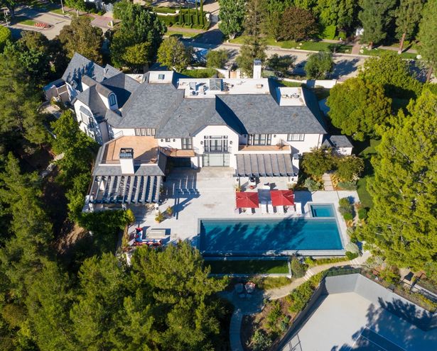 Inside Justin and Hailey Bieber $26 Million Dollar home in Beverly Hills. –  24 Flix