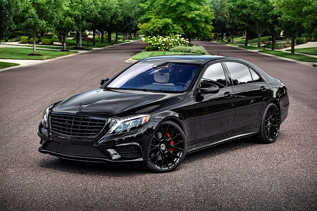 mason-mount-mercedes-benz-s550-in-black