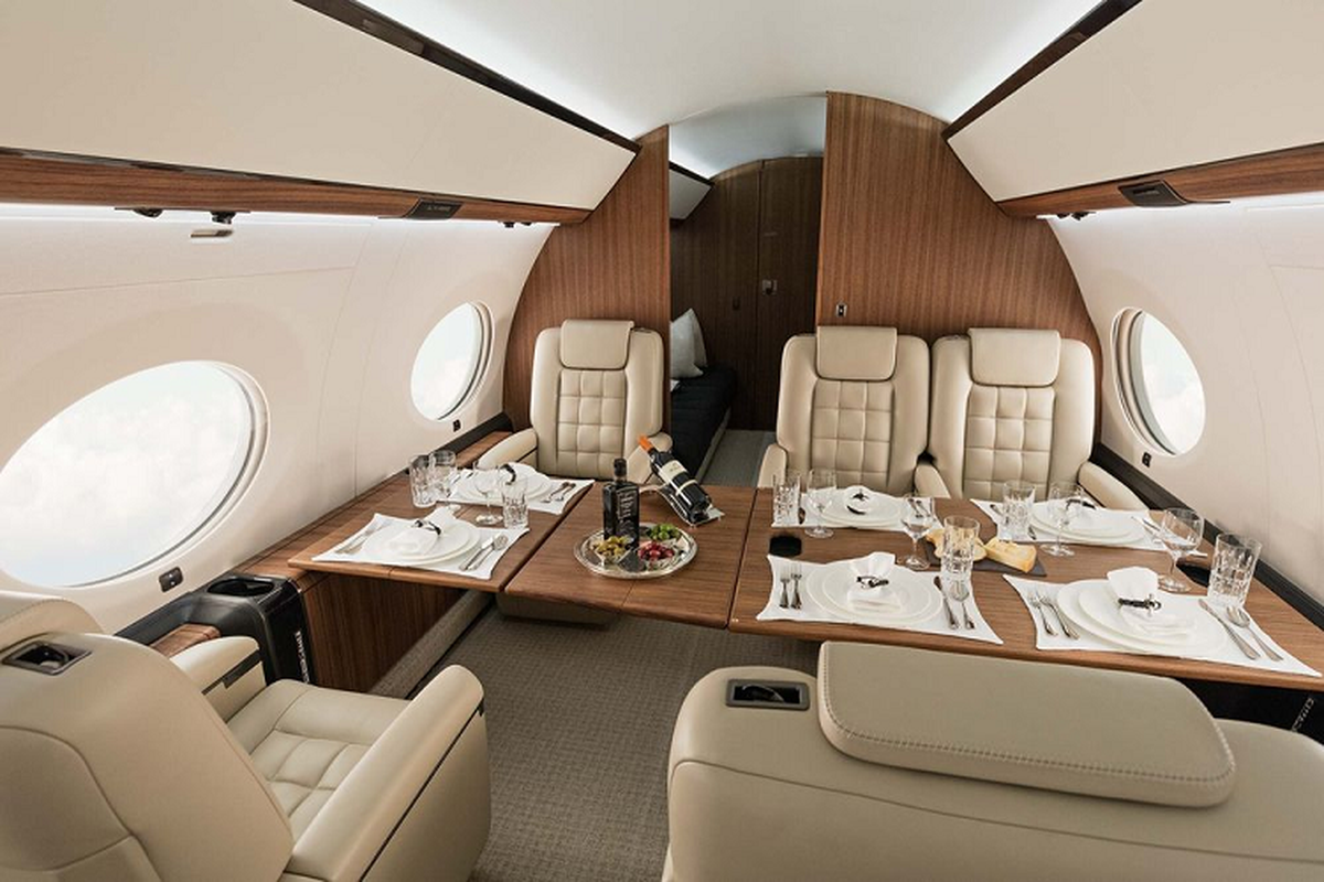 Chuyên cơ Gulfstream G650 giá 1,4 ngàn tỷ đồng của Cristiano Ronaldo