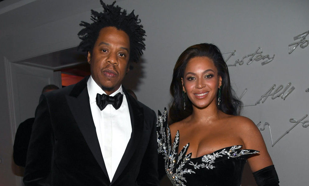 Jay-Z and Beyoncé sit during national anthem at Super Bowl - Play Dirty ...