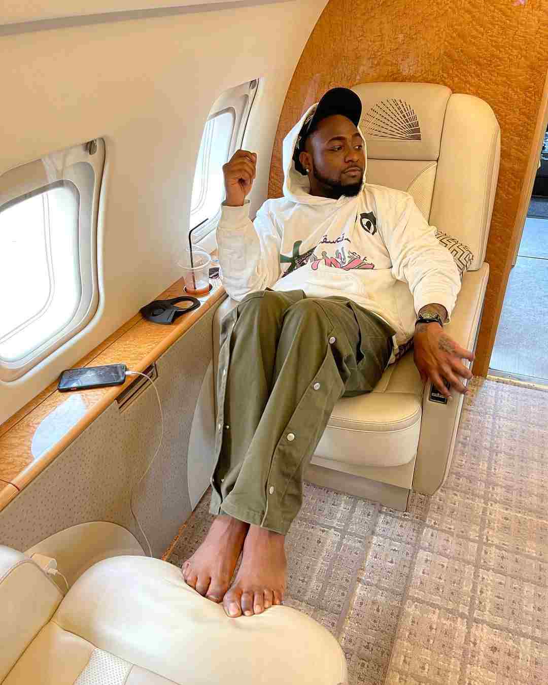 Davido Trembles As Plane Hits Turbulence in The Air | Nigeria Newspaper -  Latest Nigeria News paper