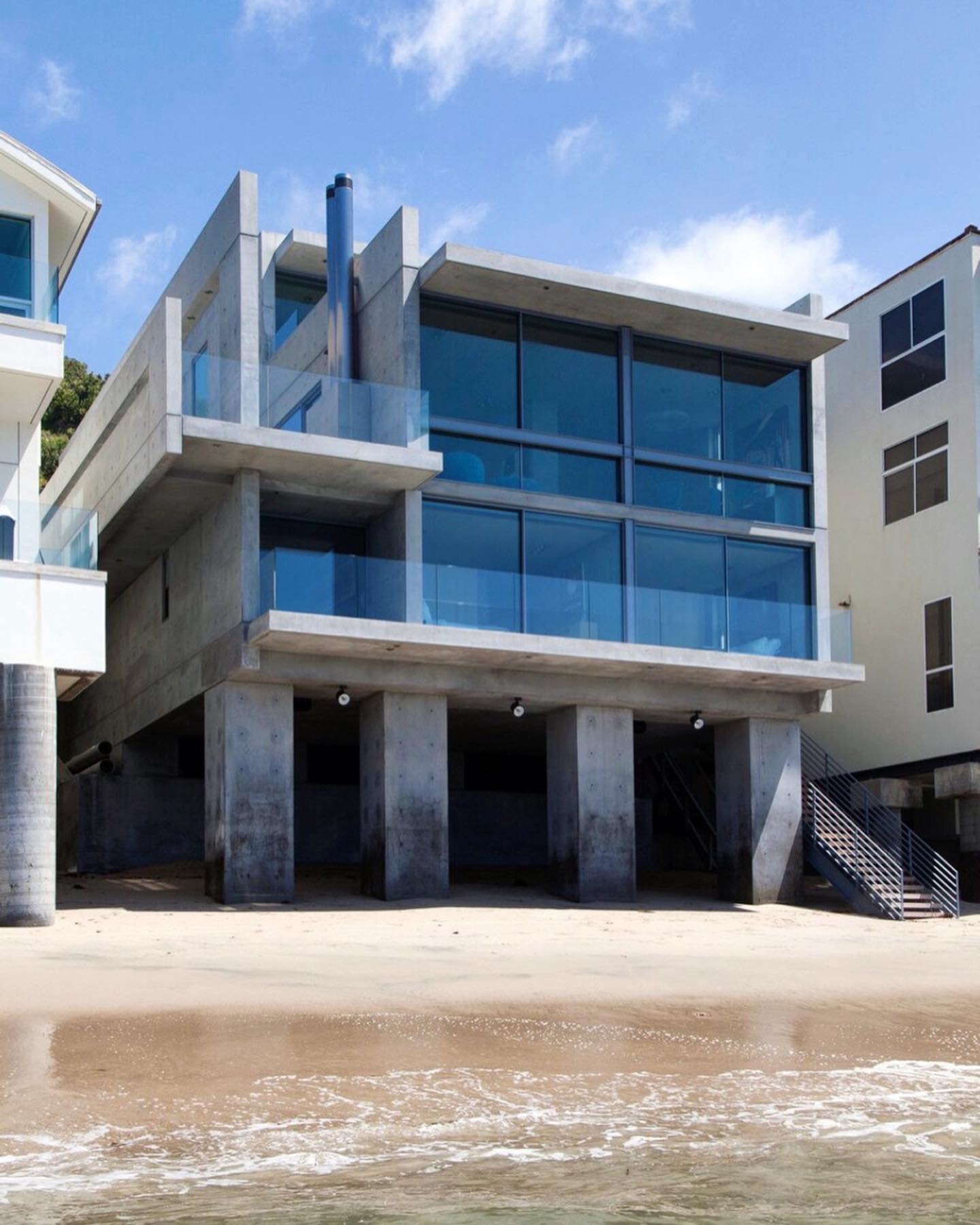 Kanye West Buys a Malibu Home by Tadao Ando, and Other News – SURFACE