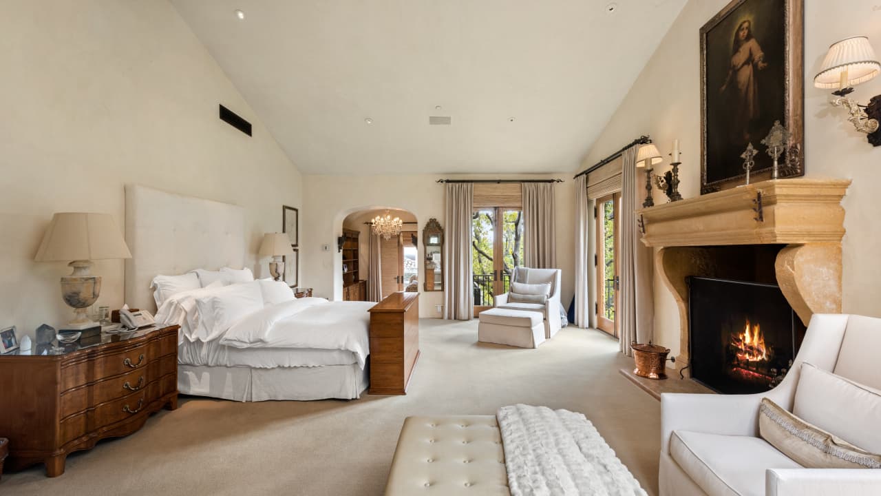 Sugar Ray Leonard Sweetens the Price of His Los Angeles Mansion - Mansion  Global