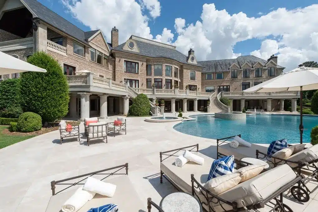 Inside Steve Harvey $15 million mansion, with photos