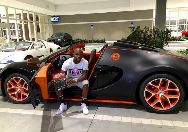  Floyd Mayweather poses in his remarkable Bugatti Chiron