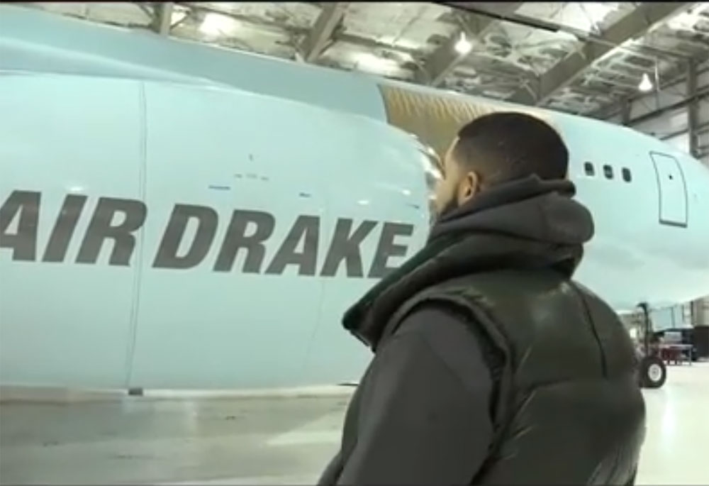 Inside Drake's new US$185million private jet - 'Air Drake.' | Esquire  Middle East – The Region's Best Men's Magazine