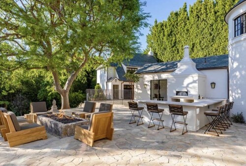 Ellen Degeneres mansion exterior patio