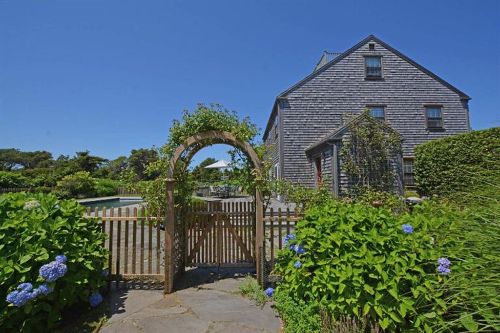 Here's What El Pres's New House on Nantucket Looks Like