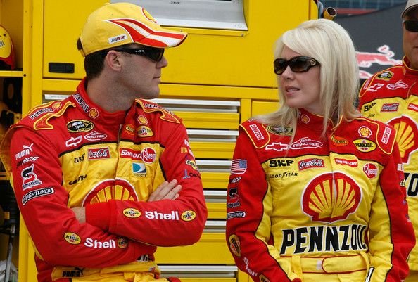 Why does Kevin Harvick's Wife DeLana Harvick Wear a Firesuit on the  Racetrack Despite Not Being a NASCAR Driver? - EssentiallySports