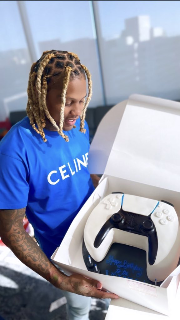 RapTv on X: "JUST IN: Lil Durk reportedly bought a PS5 cake because he  thought it was the actual console https://t.co/DYYyWc357I" / X