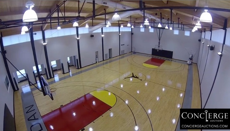 Jordan built an entire basketball court in the property, complete with a Jumpman logo