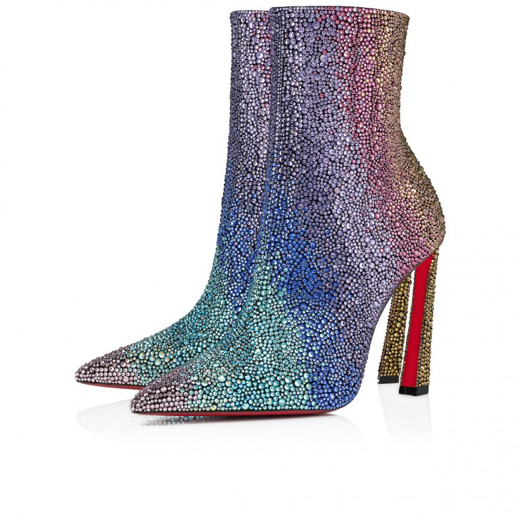 The dazzling $5,000 Louboutin shoes will fit nicely with Taylor's sparkly show dresses