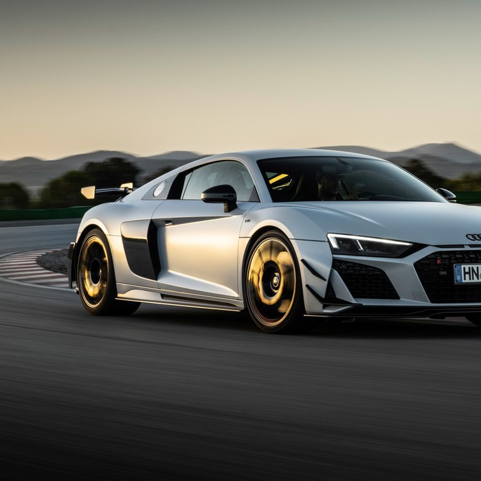 Audi R8 khai tử bằng cách... ra mắt bản cầu sau mạnh nhất lịch sử của Audi  - Tuổi Trẻ Online