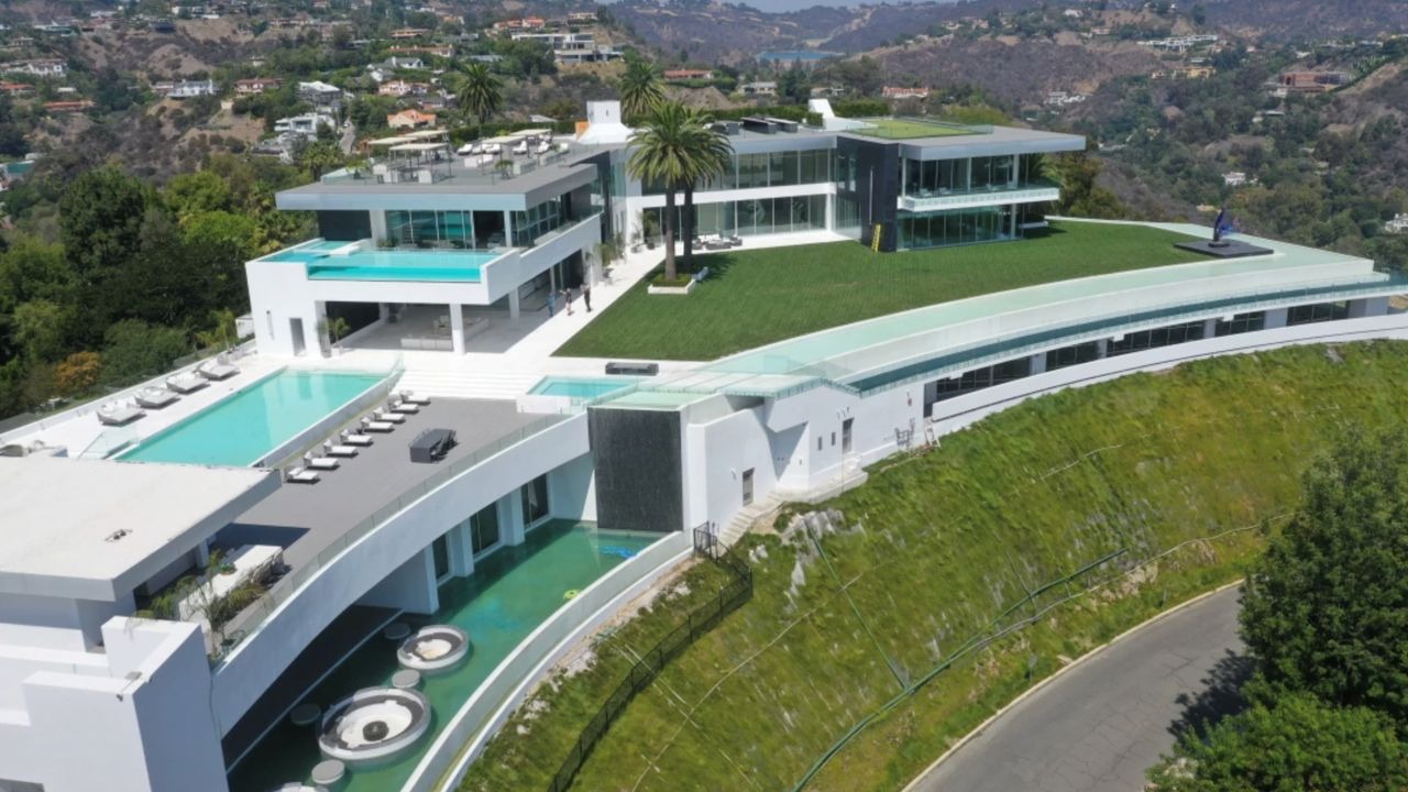 Inside Master P's $550 Million Mansion: America's Largest, Most Expensive Home - HoangGA