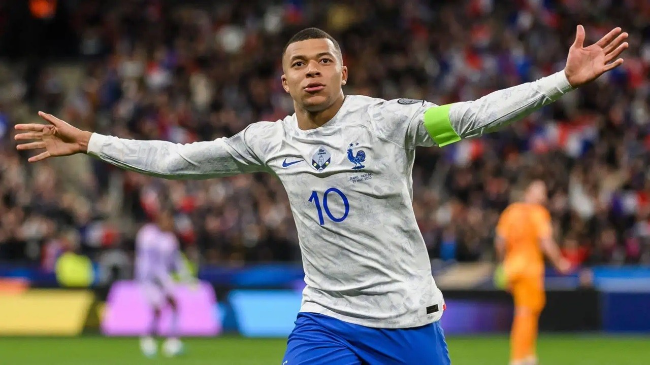 Chuyển nhượng cầu thủ: Kylian Mbappe xác định chia tay PSG khi hết hạn hợp  đồng