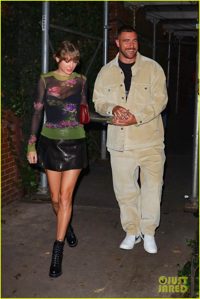 Taylor Swift & Travis Kelce Hold Hands On Second Night Out in NYC!: Photo  4977658 | Taylor Swift, Travis Kelce Photos | Just Jared: Entertainment News